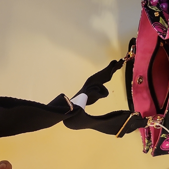 BETSEY JOHNSON FLORAL CANVAS TOTE - Picture 13 of 16